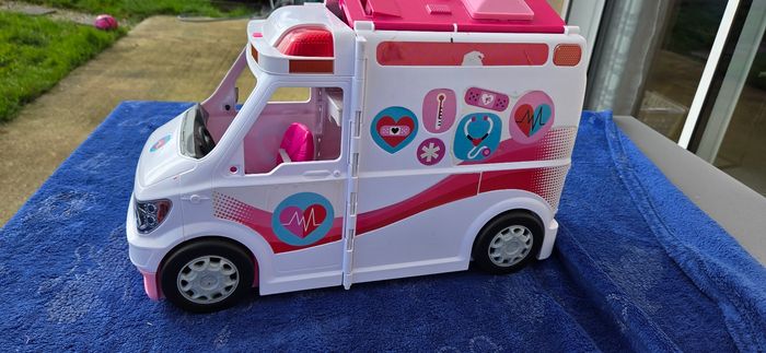 Ambulance barbie - photo numéro 4