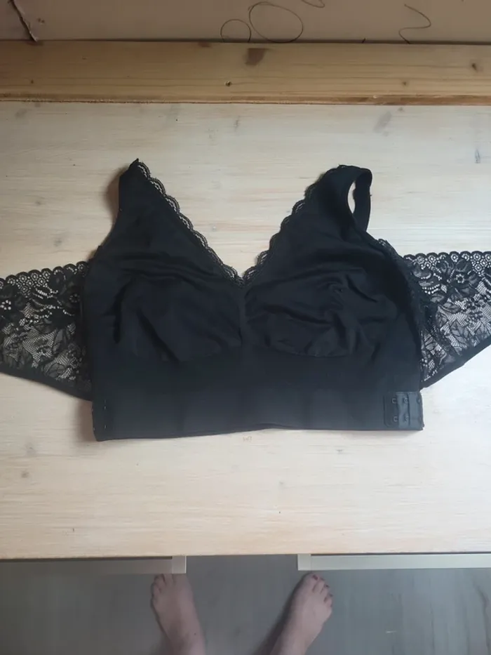 Brassière poitrine genereuse - photo numéro 2