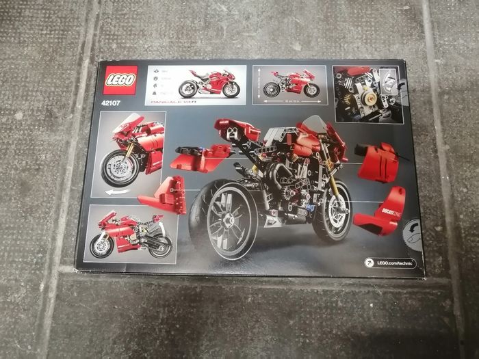Lego Technic 42107 Ducati Panigale V4 R
[NEUF] - photo numéro 2