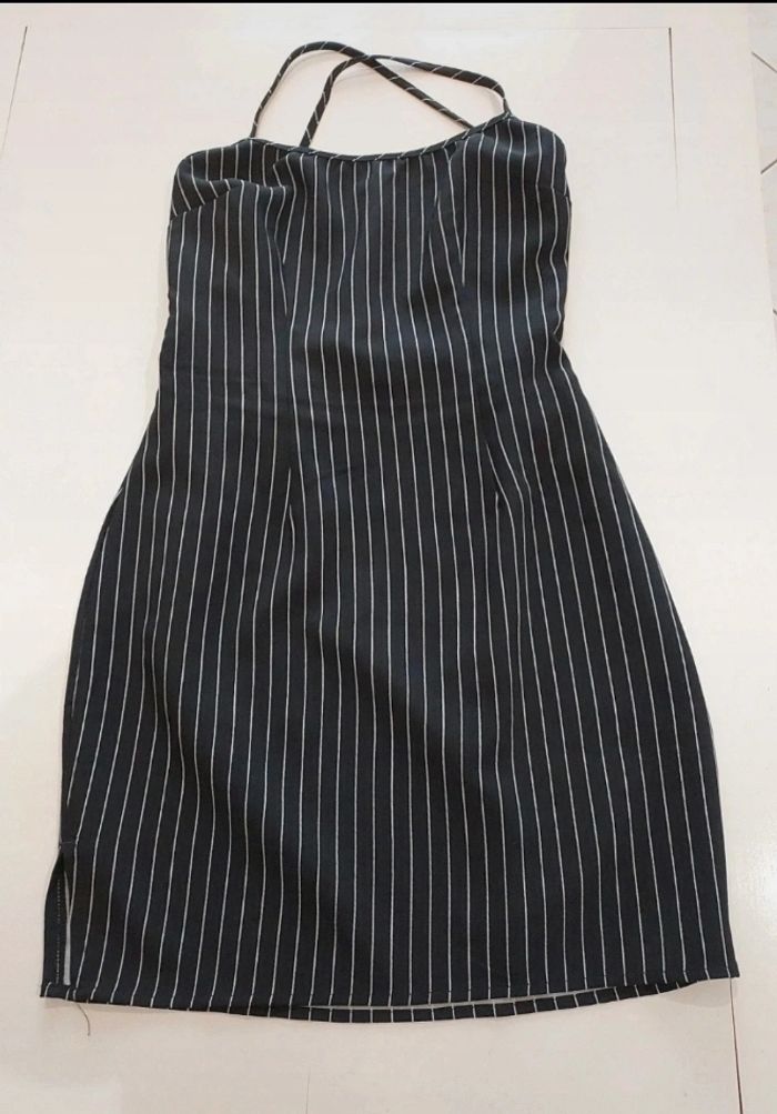 Robe dos nu 36 - photo numéro 3