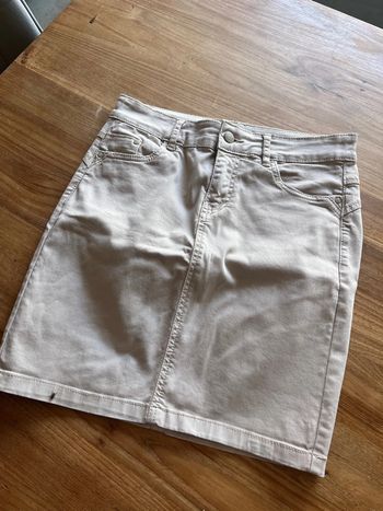 Jupe droite camaïeu beige