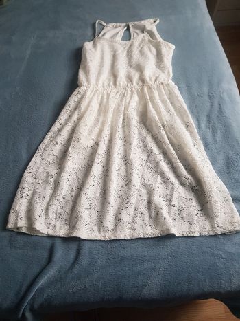 Robe en dentelle 10/12 ans