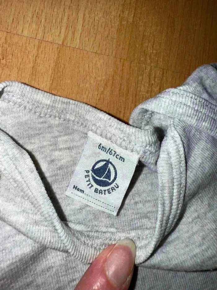 Body Petit Bateau 6 mois - Excellent état ! - photo numéro 2