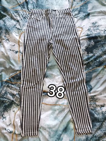 Jeans rayé noir et blanc stradivarius taille 38