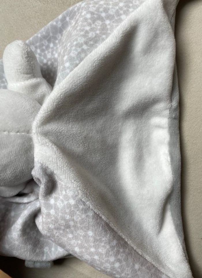 Doudou attache tétine Lapin Plat Carré Neuf - photo numéro 7