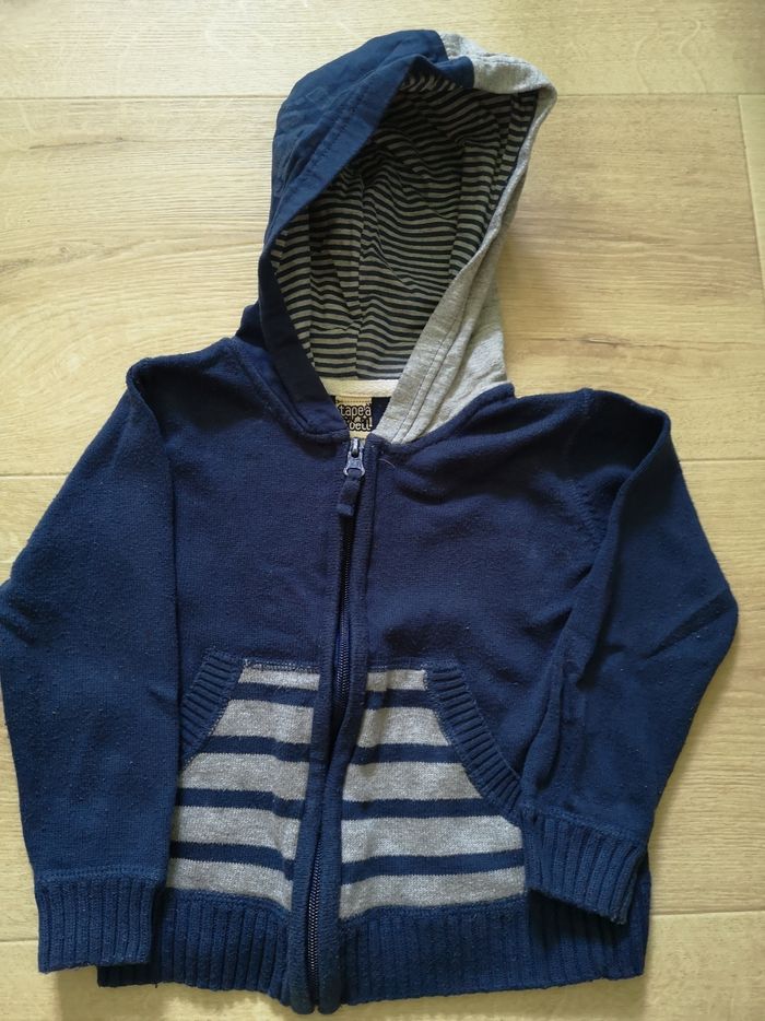 Gilet à capuche 24mois