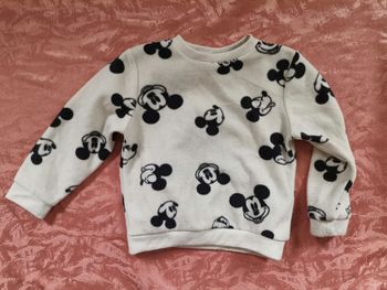 Pull Mickey noir et blanc 3 ans