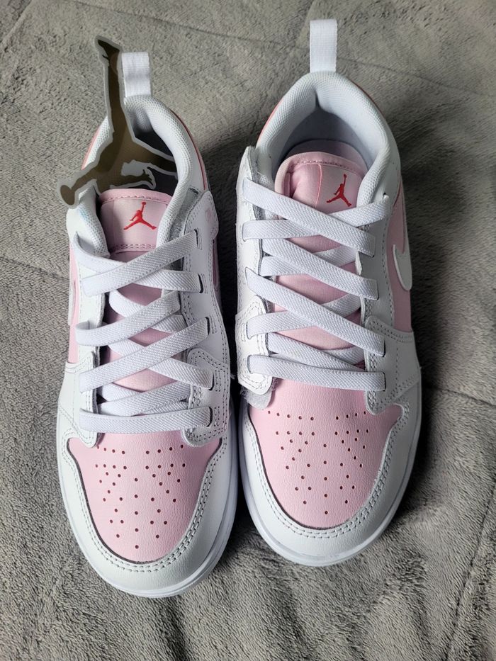 Basket Jordan Low rose - photo numéro 4