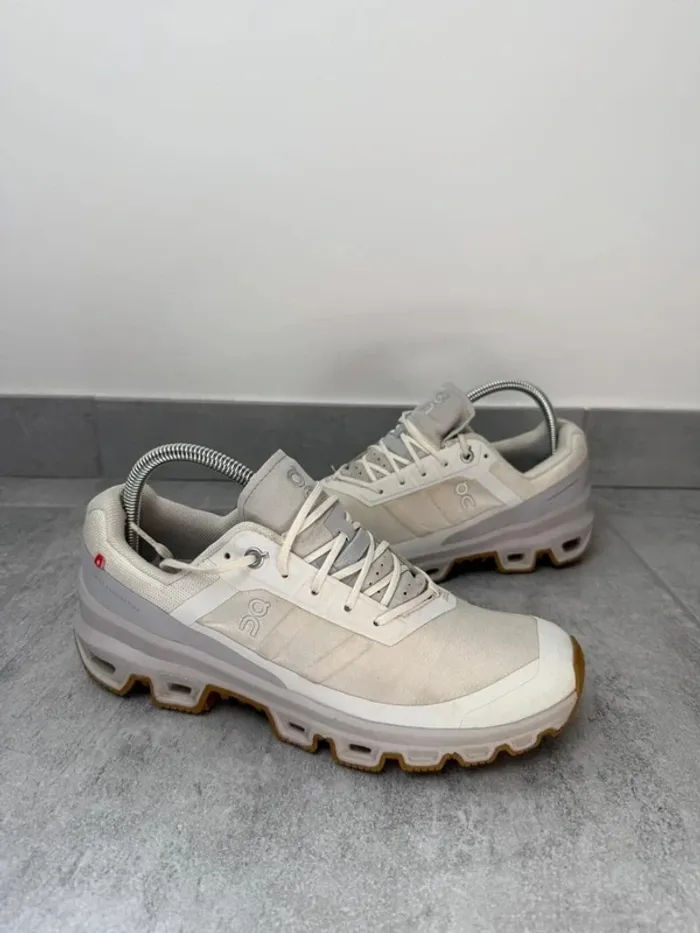 Baskets On RUnning Cloudventure Ice Glacier taille 40