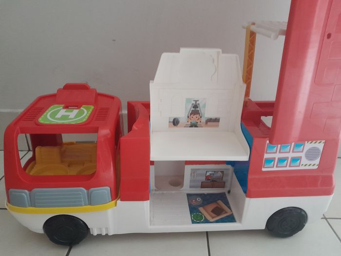 Super camion caserne de pompiers - photo numéro 5