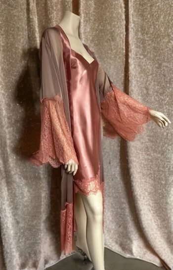 Ensemble peignoir nuisette satin
