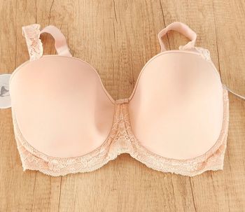 Soutien-gorge coque moulé Padded Bra chair taille 90G Triumph