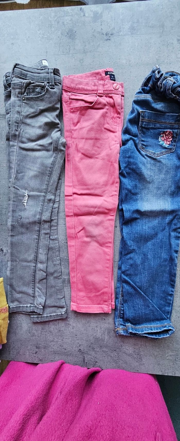 Lot de vêtements fille 5ans - photo numéro 10