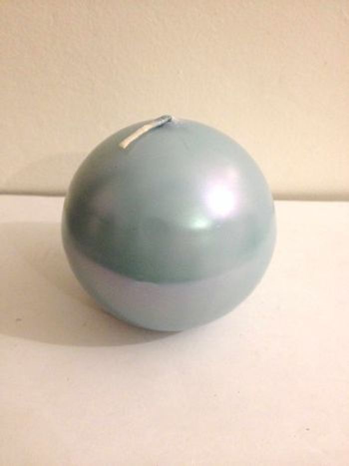 Bougie bleue claire de forme ronde pour festivité ou autre