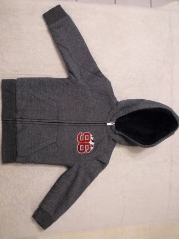 Sweat zippé à capuche Okaïdi 4 ans (réf perso P20)(familleac72)