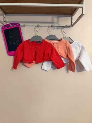 Lot de 5 gilets courts en mailles - T6mois - Marques diverses 