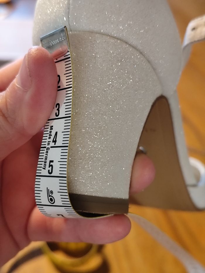 Escarpins à talons blanches à paillettes argentées - photo numéro 9