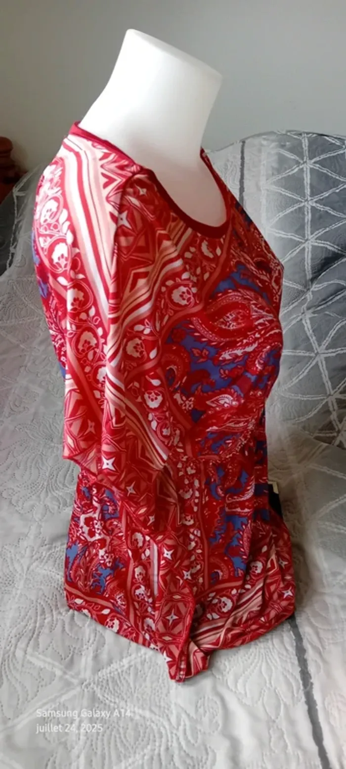 Tunique poncho manches papillon volantées motif floral rouge femme Taille 2 Toumaï - photo numéro 3