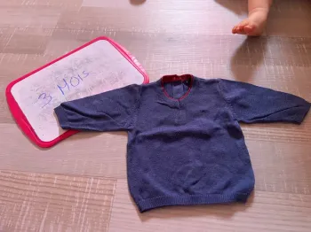 Pull / veste bebe