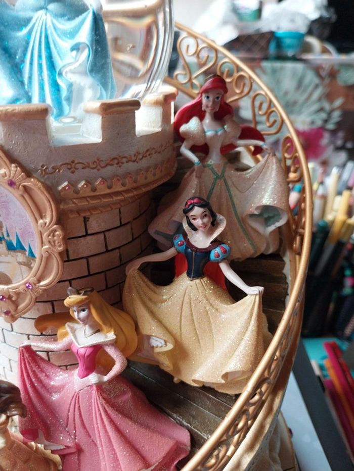 Snowglobe disney disneyland Paris princesses musical - photo numéro 3