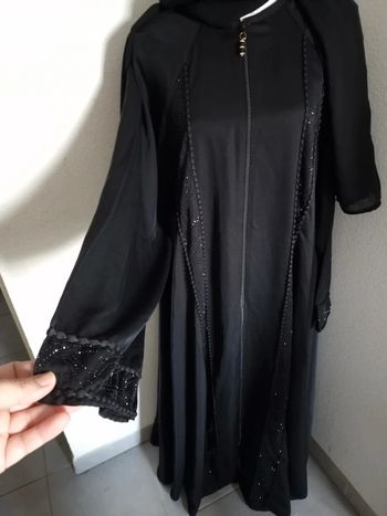 Abaya ample robe longue avec son voile taille XL neuve