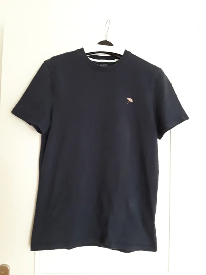 Tee shirt