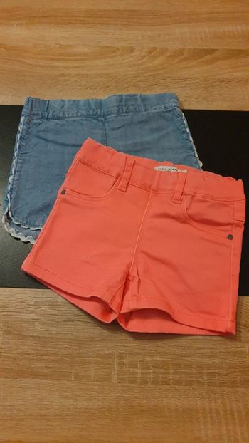 Lot de 2 shorts 2-3 ans