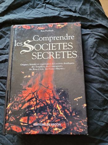 Comprendre les sociétés secreres