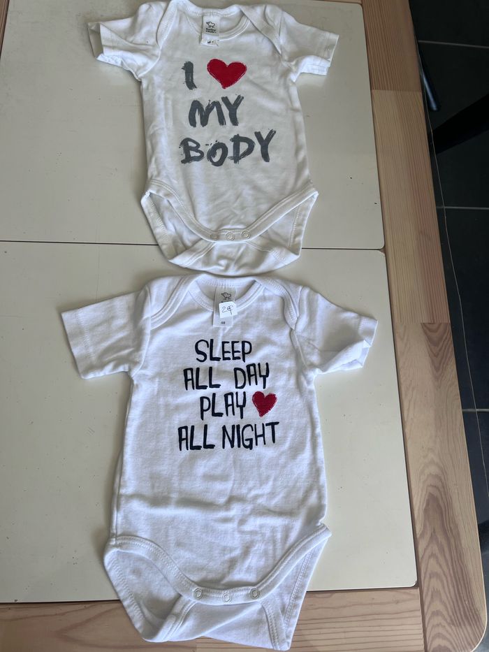 Mot 2 bodies c&a 6 mois