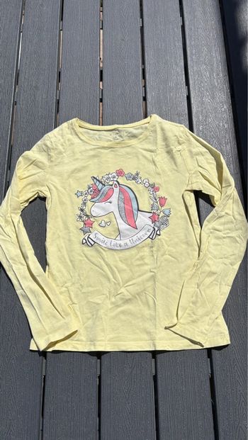 T shirt manches longues jaune Kiabi taille 10 ans