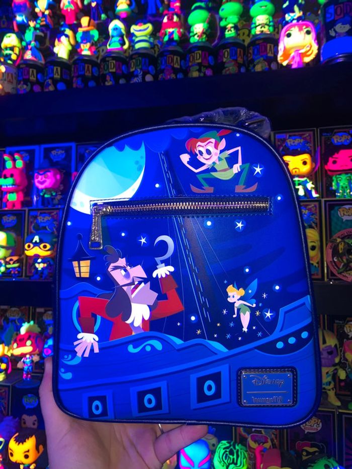 Loungefly Disney Peter Pan Moon - photo numéro 1