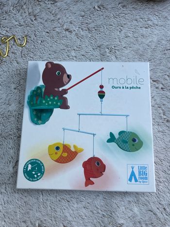 Mobile en bois - Ours à la pêche - Djeco