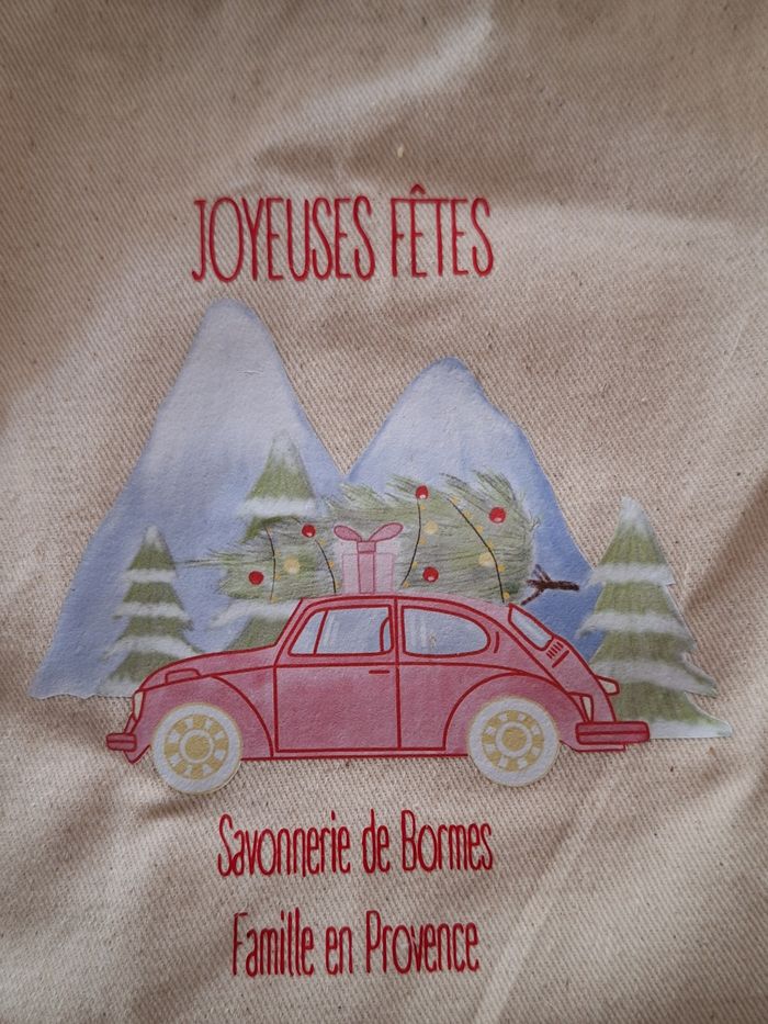 Pochette cadeau en tissu pour Noël avec 3 savons - photo numéro 2