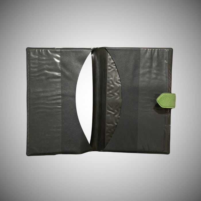 Pochette / Étui Porte-Documents Peugeot – Vert Anis, Noir – Très Bon État - photo numéro 3