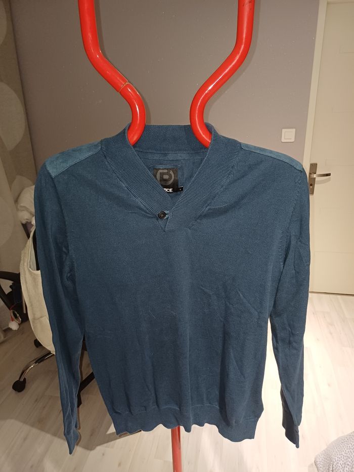 Pull fin
