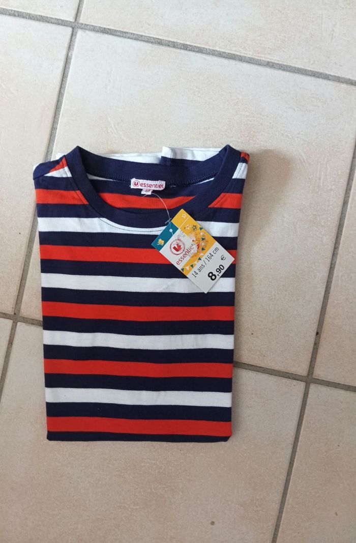 T-shirt taille 14 ans