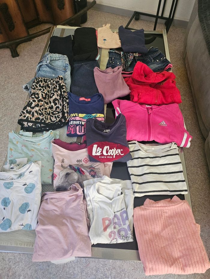 Lot de vêtements filles taille 6.7 ans