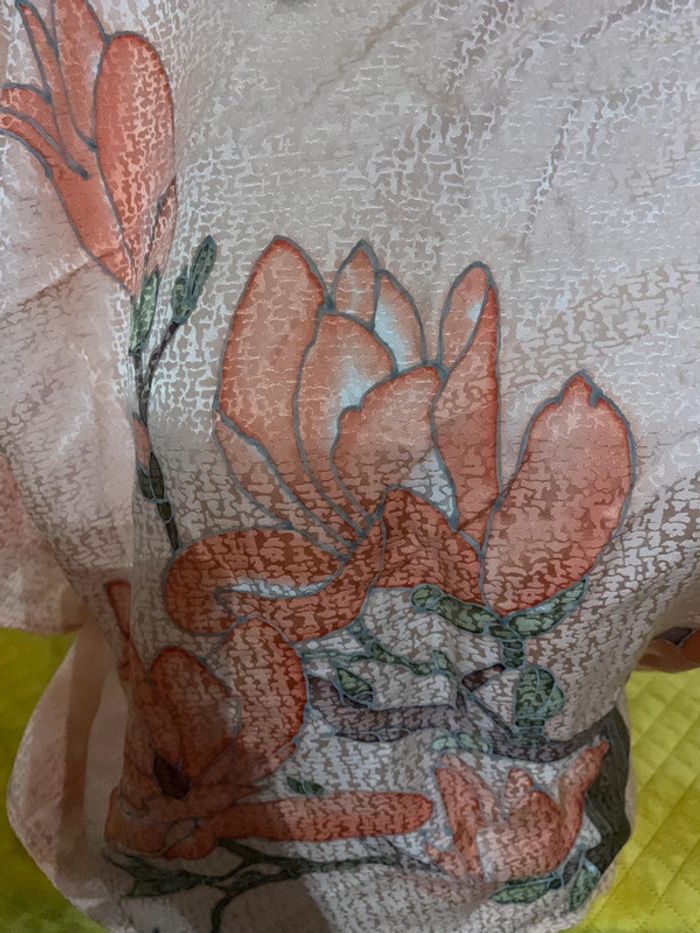 Blouse oversize saumon motif fleurs taille 44-46 100%soie naturelle - photo numéro 9