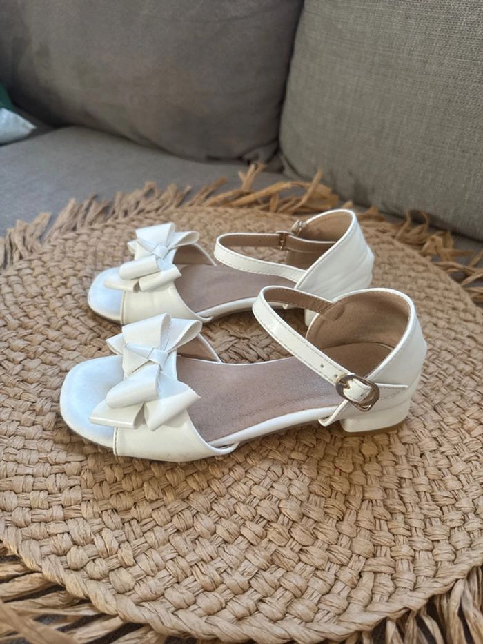 Chaussures d’occasion 32 fille - photo numéro 2