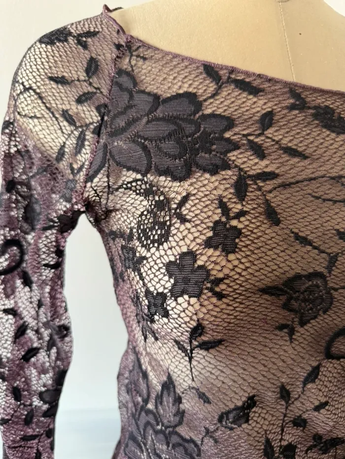 Top en dentelle florale noir et prune à manches longues - Col bateau - Taille S/M - photo numéro 2