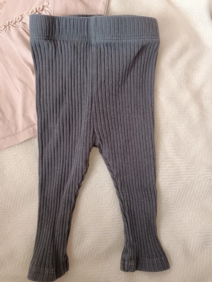 🎀 très jolie ensemble Kiabi haut rose legging gris taille 6 mois 🎀 - photo numéro 2