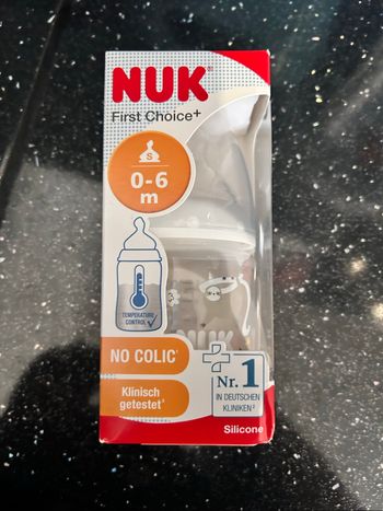 Biberon avec tétine NUK 0-6 moins