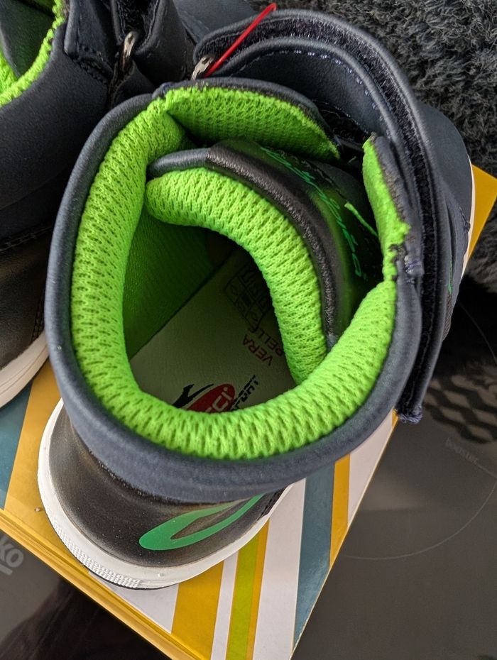 Baskets garçon. Taille 30. Semelle intérieure. Neuf. Balducci - photo numéro 3