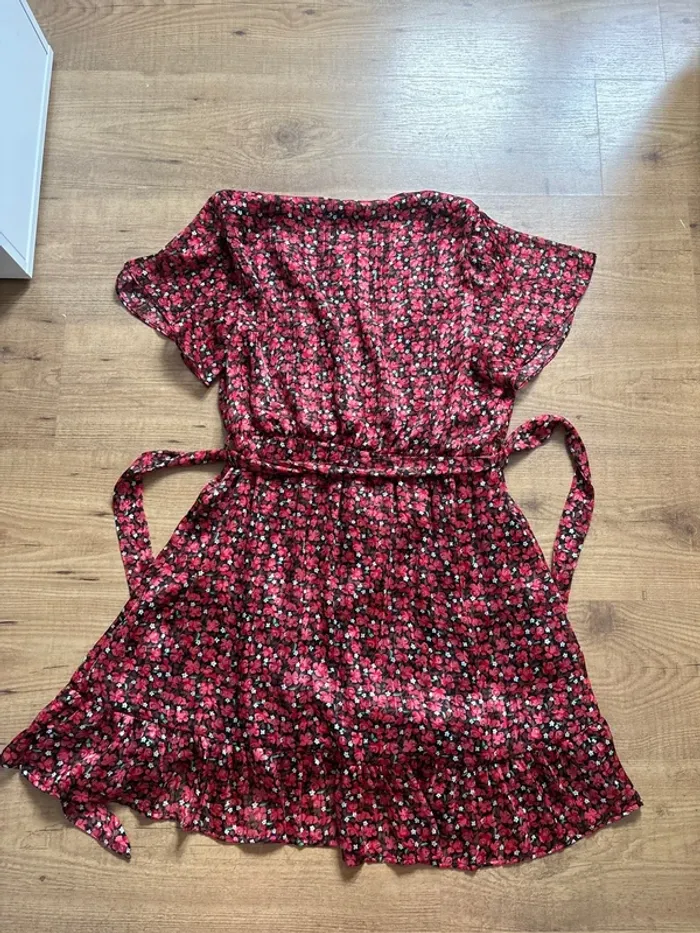 Robe courte fleurie - photo numéro 3