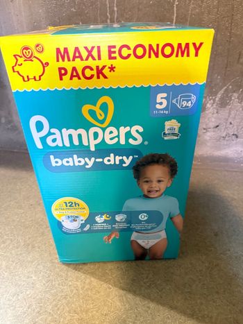 Carton 94 couches Pampers baby dry taille 5