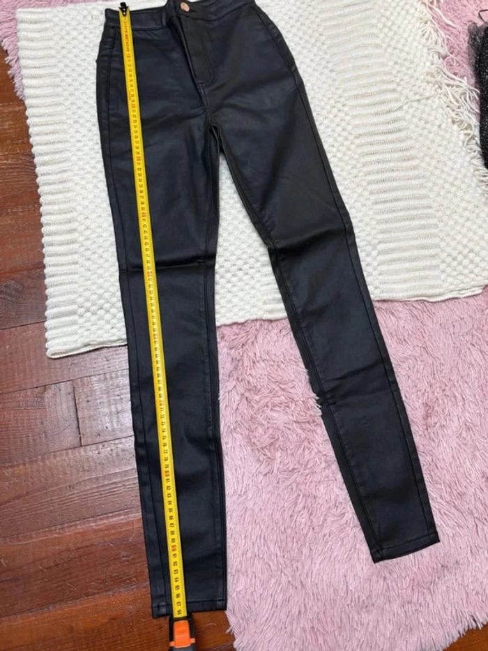 Pantalon femme en simili cuir - photo numéro 7
