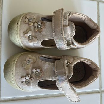 Chaussures irisées rose