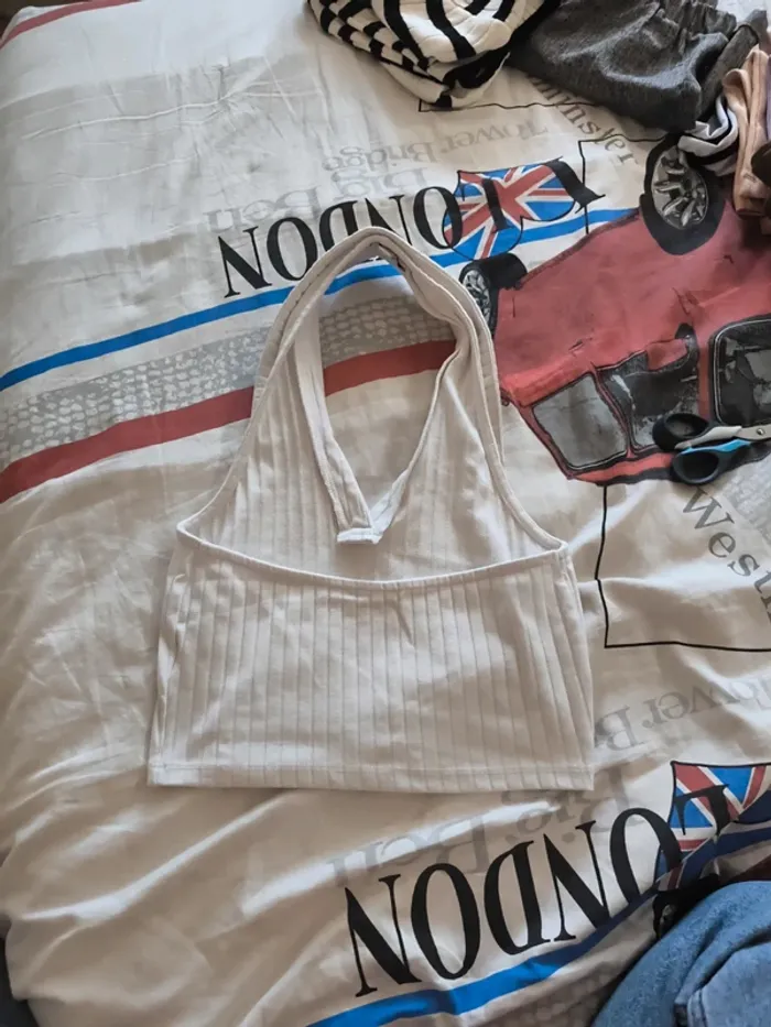 Top, dos nu - photo numéro 2