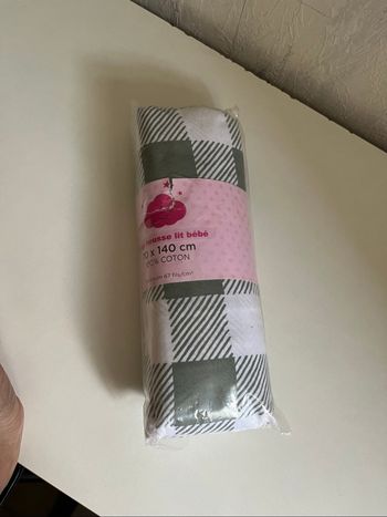 Drap housse lit bébé Neuf