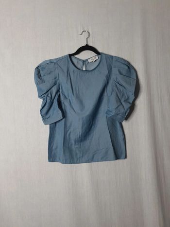 Joli blouse à épaulettes